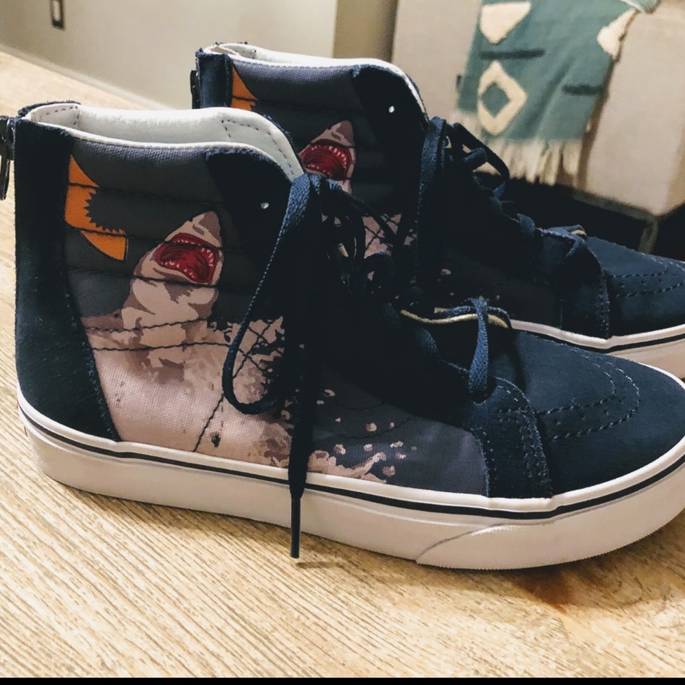 Vans Sk8- hightop Zip Shark Attack